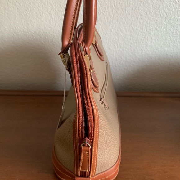 Handbag - Picture 2 of 7